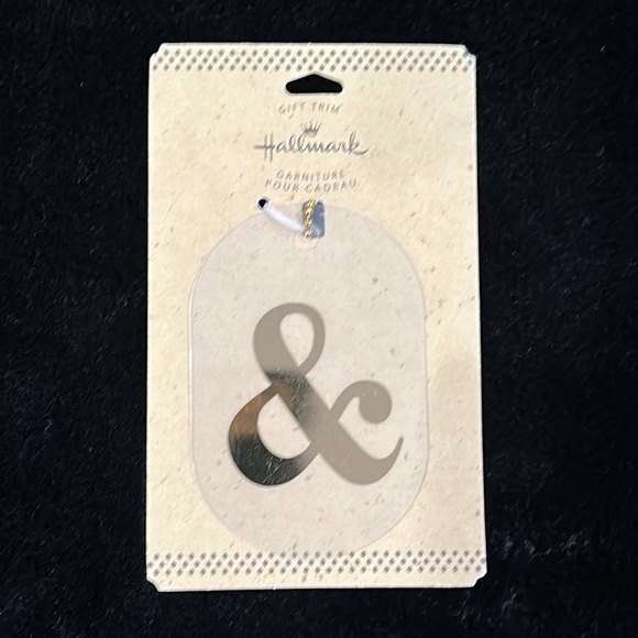 Brand new Hallmark accessories gift trim - Picture 2 of 5